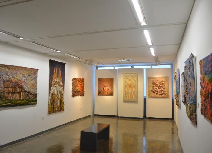 Exposición - María Julia Monti - Texturas en Caleidoscopio