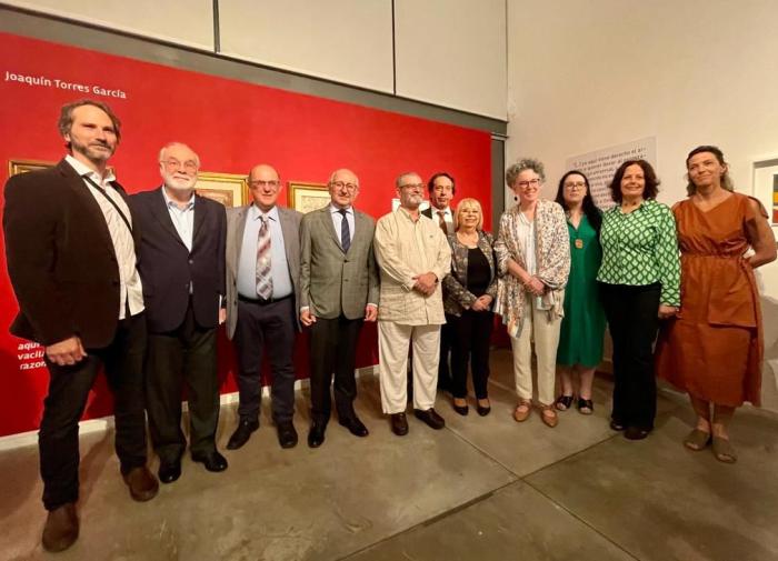 El Maestro y los Compañeros de Gurvich en el Taller Torres García-Museo Gurvich